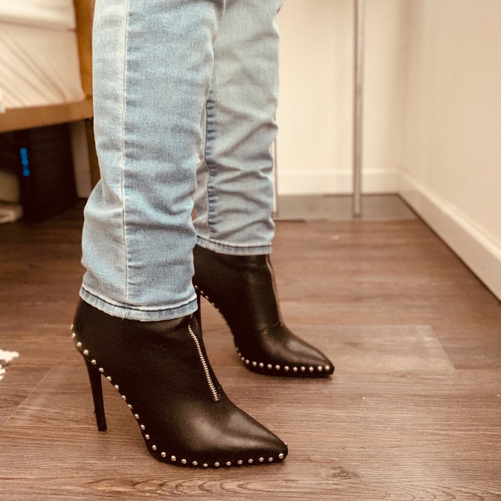 STUDDED ZIPPER BOOTIE